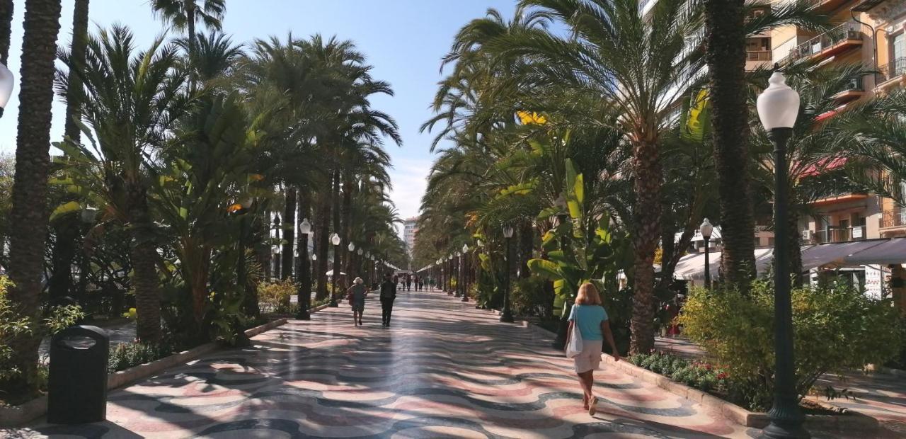 Piso Casco Histórico Alicante Exterior foto
